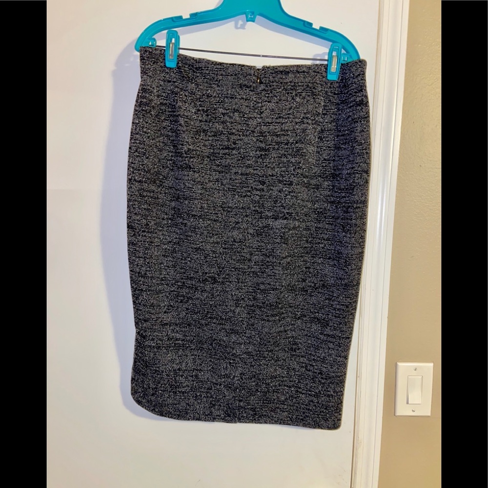 Chelsea & Theodore Black Heathered Skirt L-SOLD